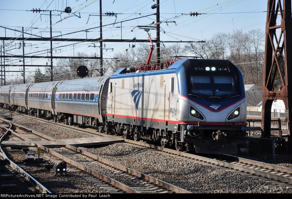 Eastbound "Regional" races through the station